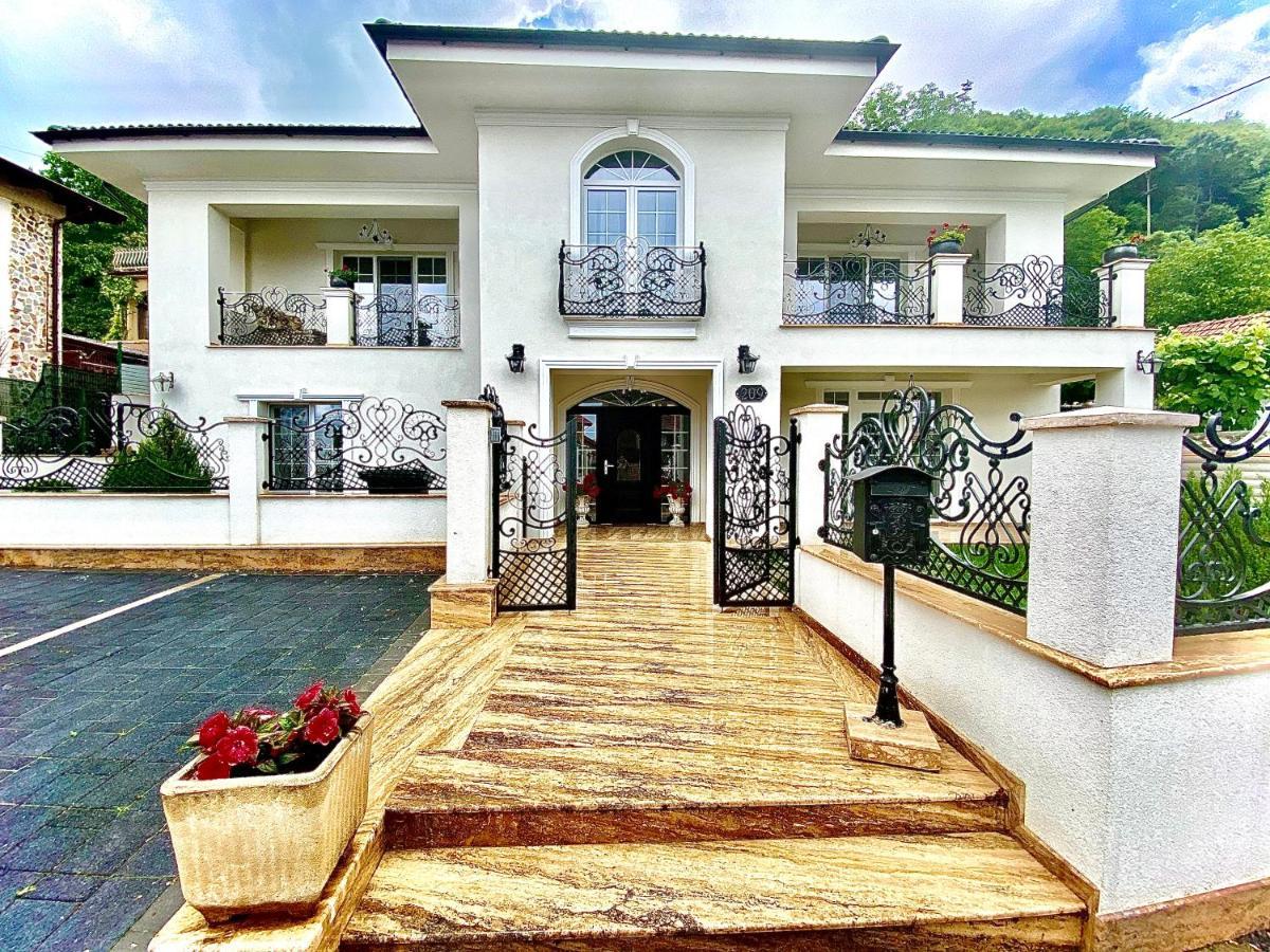 Sarada Boutique Luxury Apartment Deva Esterno foto