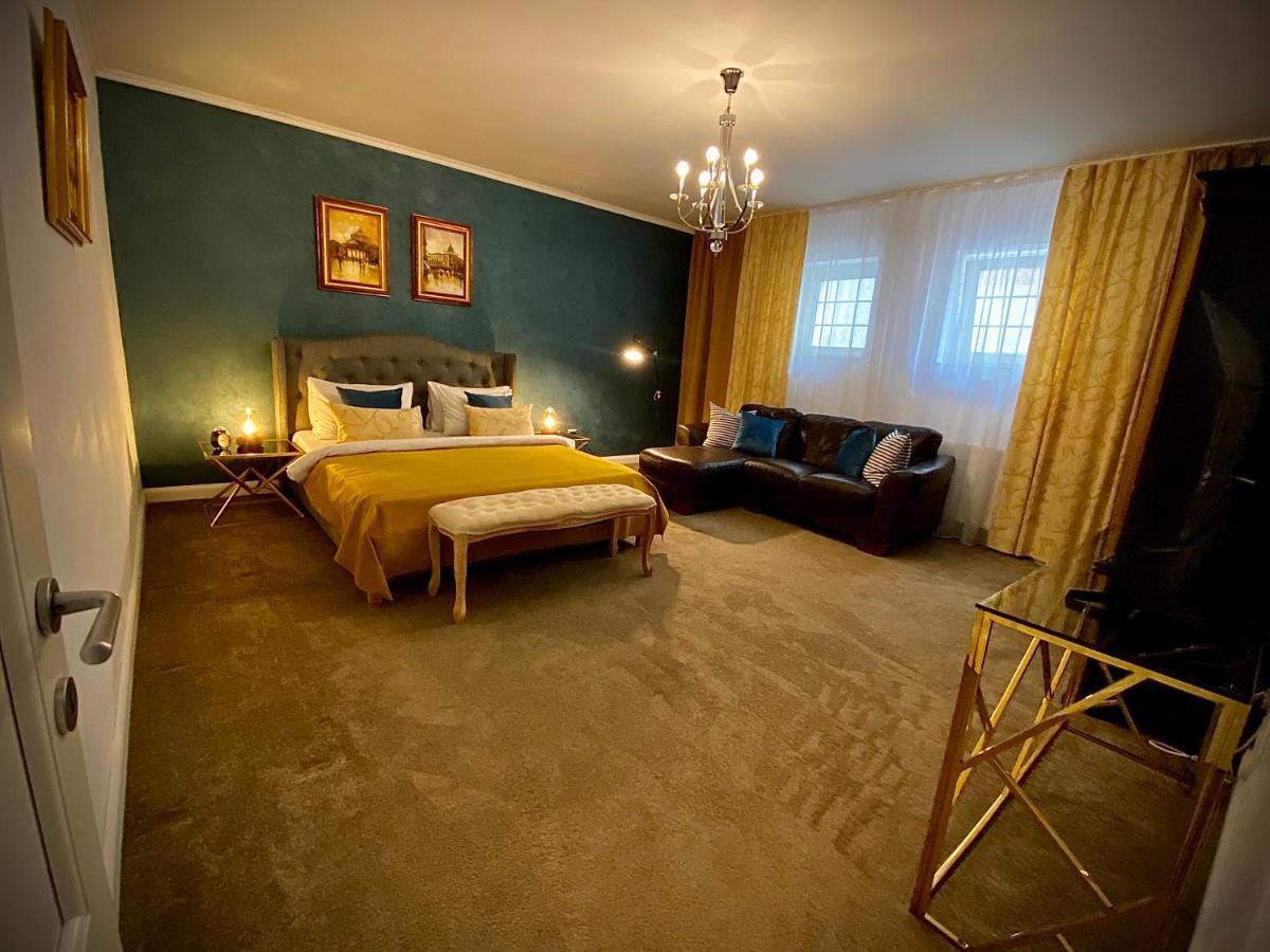Sarada Boutique Luxury Apartment Deva Esterno foto