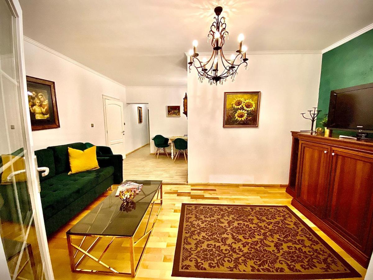 Sarada Boutique Luxury Apartment Deva Esterno foto
