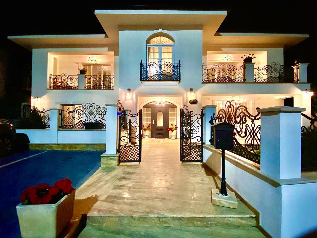 Sarada Boutique Luxury Apartment Deva Esterno foto