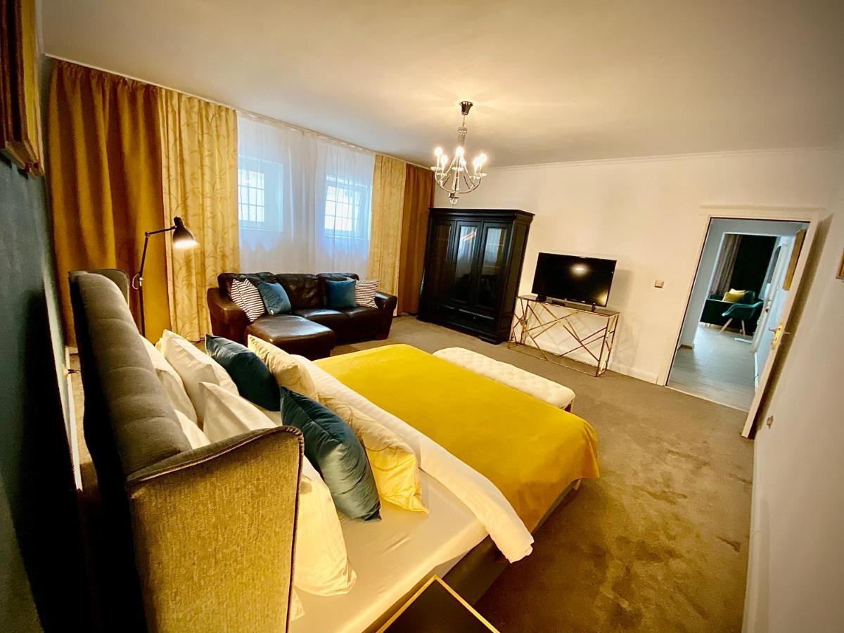 Sarada Boutique Luxury Apartment Deva Esterno foto